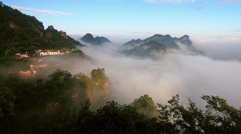 仙居（作者：胡宏坤；拍摄地址：休宁县齐云山镇齐云山村；联系电话：18955966555；联系地址：休宁县工商局）.jpg